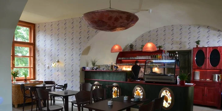 Domácí dort z kavárny Taroucafé: pařížský, punčový, jahodový i tiramisu