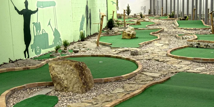 Hodina adventure golfu v O2 Aréně pro 2 hráče či celou rodinu