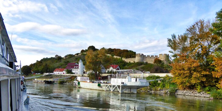 Výlet za poznáním Bratislavy: doprava busem i plavba lodí po Dunaji v ceně