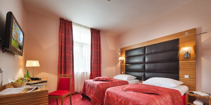 Pobyt v luxusním 4* hotelu u Václavského náměstí: snídaně, projižďka i privátní wellness