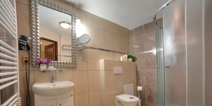 4* pobyt vč. polopenze u kouzelného hradu Loket: památky a lázně na dosah