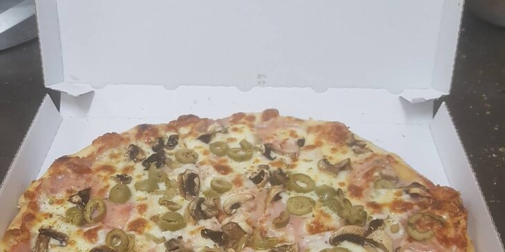 Pizza u sportoviště pro dva: na výběr z 17 druhů pizz pečených na kameni