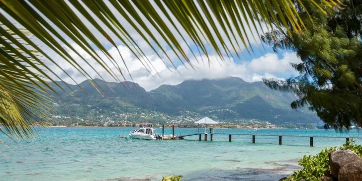 Exotická dovolená na Seychelách: 6–10 nocí v 3* hotelu s polopenzí, bazén