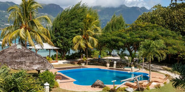 Exotická dovolená na Seychelách: 6–10 nocí v 3* hotelu s polopenzí, bazén