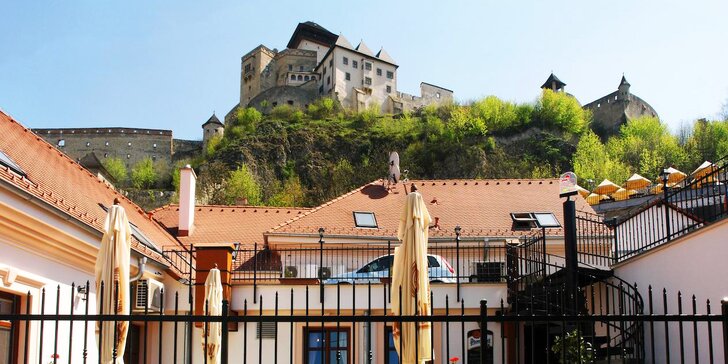 Romantika pod Trenčínským hradem: relaxační pobyt pro dva přes celé léto