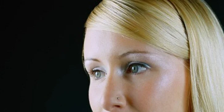 330 Kč za piercing nosu či ucha vč. náušnice v původní hodnotě 660 Kč