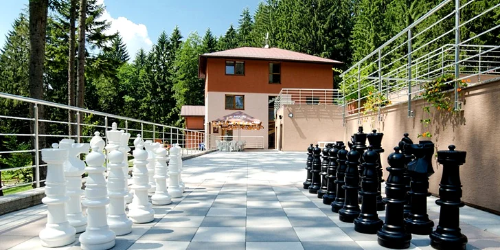 Pobyt v přírodě se snídaní či polopenzí, wellness, bowling i slevy