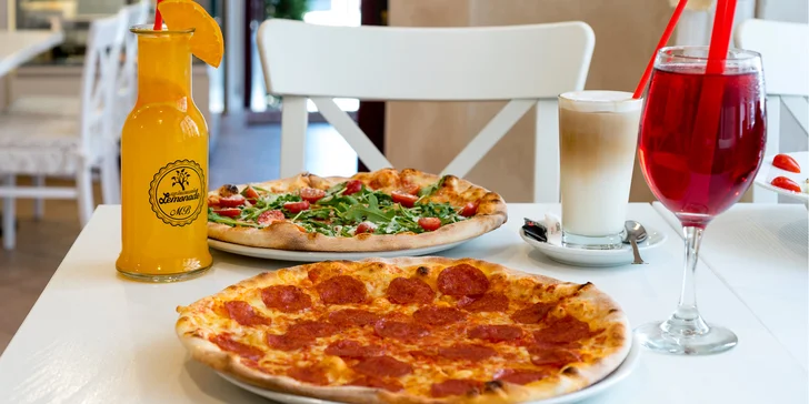 Pizza podle výběru a domácí ledový čaj nebo limonáda pod Pražským hradem