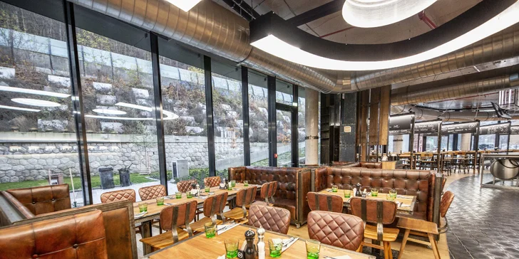 4chodové valentýnské menu: přípitek, uzený losos, kachní prso i tygří krevety