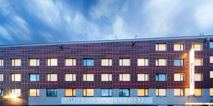 Moderní Iris hotel Eden byl postavený v roce 2009 a je citlivě začleněný do samotné struktury komplexu Fortuna Areny – největšího a nejmodernějšího fotbalového stadionu v České republice. 