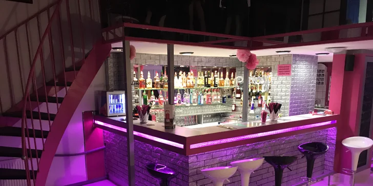 S kamarádkou za zábavou: 2 vstupenky na žhavou ladies night se striptýzem