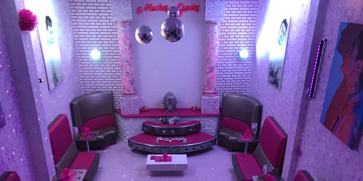 S kamarádkou za zábavou: 2 vstupenky na žhavou ladies night se striptýzem