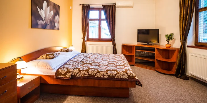 Romantika pod Trenčínským hradem: relaxační pobyt pro dva přes celé léto
