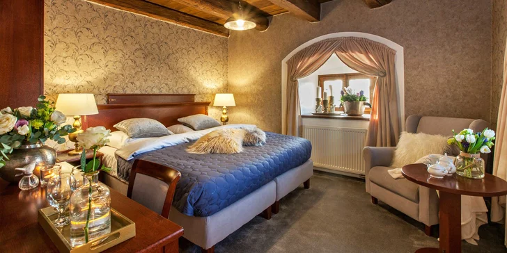 4* hotel v zámeckém areálu za Prahou: luxusní romantické pokoje a snídaně