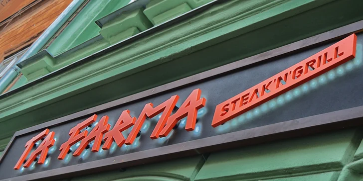Sýrové fondue s pečivem, žampiony, bramborem i hroznovým vínem