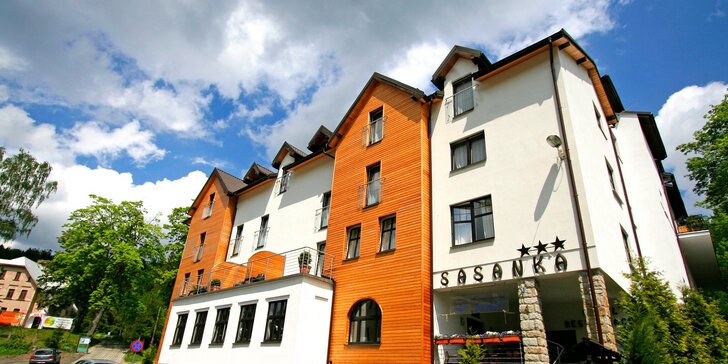 Pobyt v moderním hotelu v polských Krkonoších: snídaně či polopenze, neomezený wellness i masáž