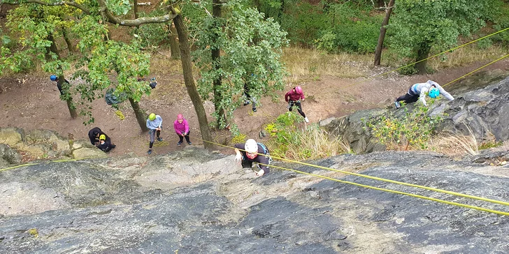 Čeká vás 4–5 hod. aktivního výstupu na skalních stěnách z pevného materiálu znělce u Budova–Svádova (Ústí nad Labem).