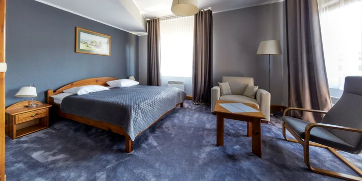 Čekají na vás dvou- či třílůžkové pokoje nebo apartmán. 