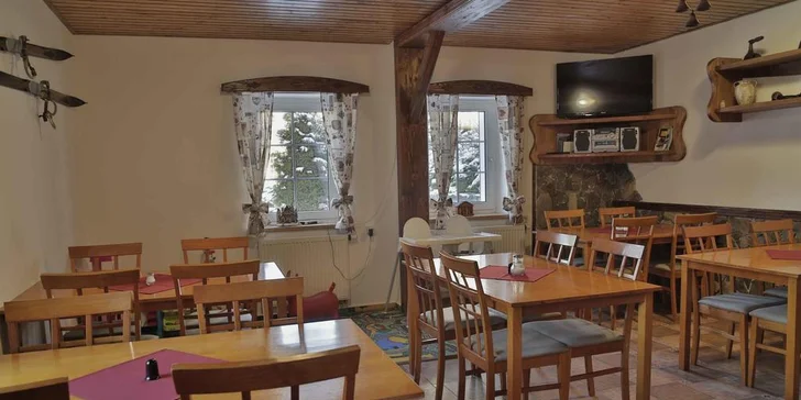 Pobyt v Jeseníkách pro pár i rodinu: snídaně, sauna i lahev sektu