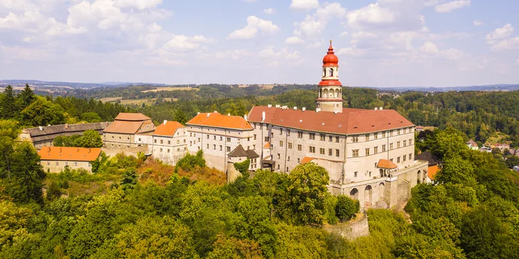 Rajská dovolená v Náchodě: 3 dny v rodinném hotelu přímo u zámku