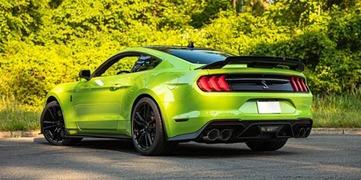 Mustang má kompletně upravený vzhled v designu Shelby 2020. 