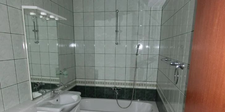 7 nocí v apartmánech v městečku Baška Voda se dvěma přistýlkami zdarma