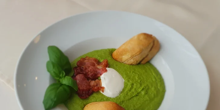 Valentýnské menu: filet z candáta na grilu či vepřová panenka i panna cotta