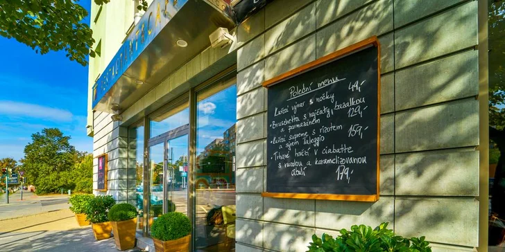  Na bohaté snídaně vás zve už od 6:30 hotelové Bistrot Puglia.