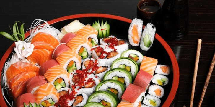 2 hodiny neomezeného hodování ve všední dny: running sushi pro jednoho