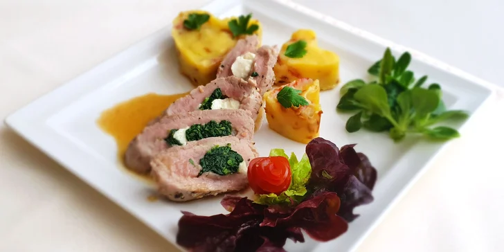 Valentýnské menu: filet z candáta na grilu či vepřová panenka i panna cotta