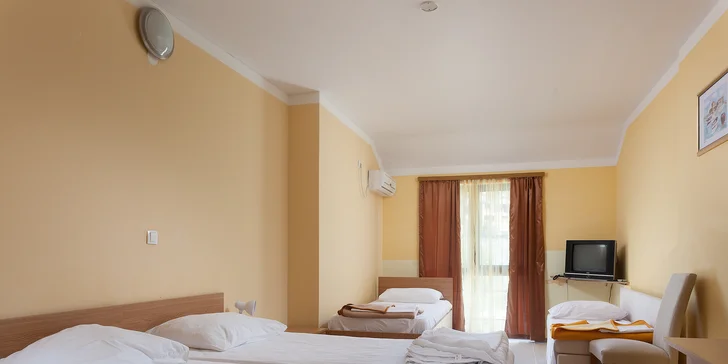 Pinia depandance*** u pláže v Karlobagu: 7 nocí s polopenzí, doprava busem, možnost bazénu aj.