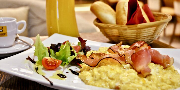 Poctivý start nového dne: snídaňová menu s vejci, avokádem i lososem