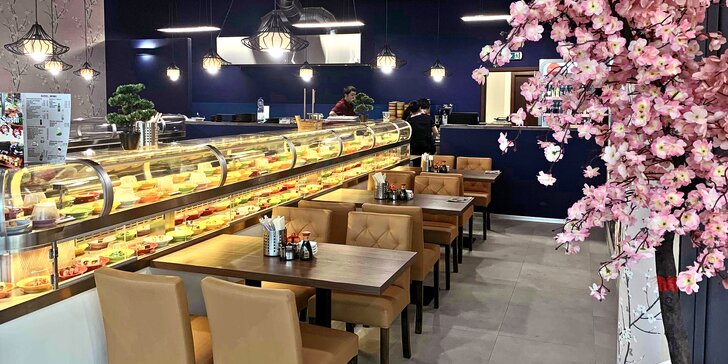 Výběr z 5 druhů sushi setů: 16–34 kousků s krevetami, avokádem i tuňákem