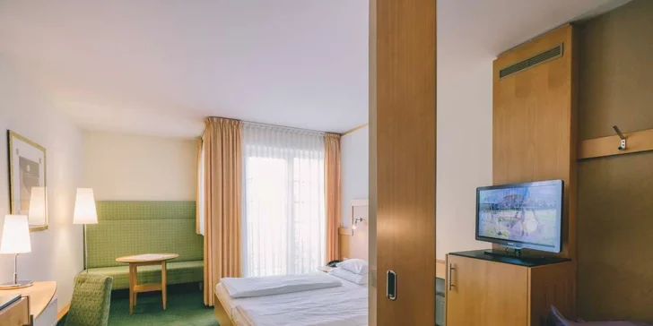 Izby sú vybavené chladničkou, TV a Wi-Fi pripojením.