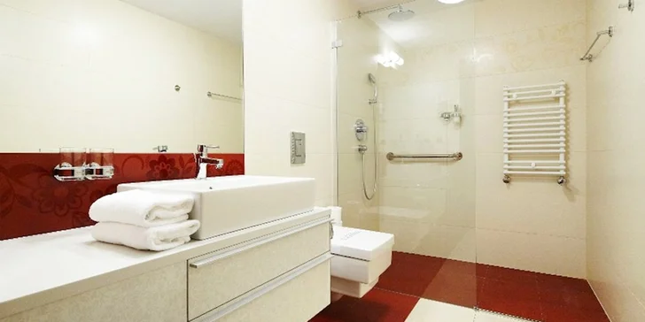 4* hotel na Baltu blízko moře: polopenze a neomezený wellness