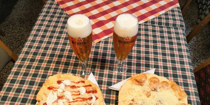 Langoš s česnekem, kečupem, tatarkou a sýrem i s pivem pro 1 nebo 2 osoby