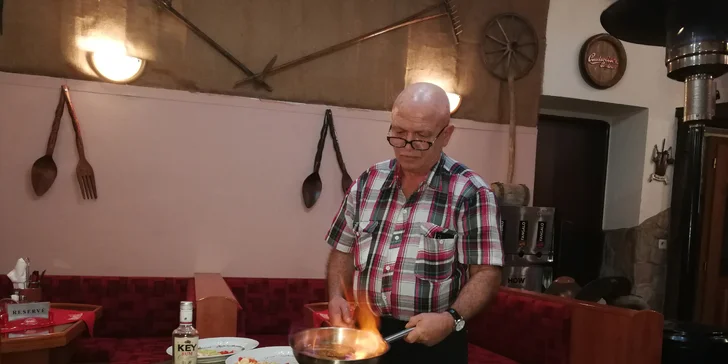 Šťavnaté flambované vepřové steaky z krkovičky pro dvě osoby