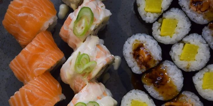 Na sushi do pasáže Alfa: 26 kousků s lososem, ředkví i avokádem