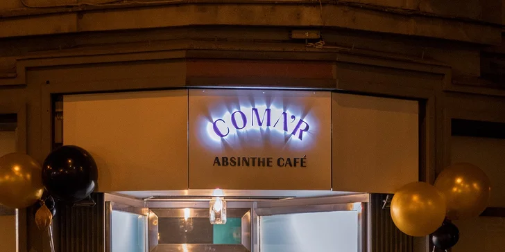 Káva a dezert v kavárně Coma'r: espresso, lungo, macchiato i flat white