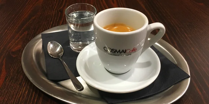 Káva, čaj i horká čokoláda nebo valentýnský sekt se zákusky dle výběru