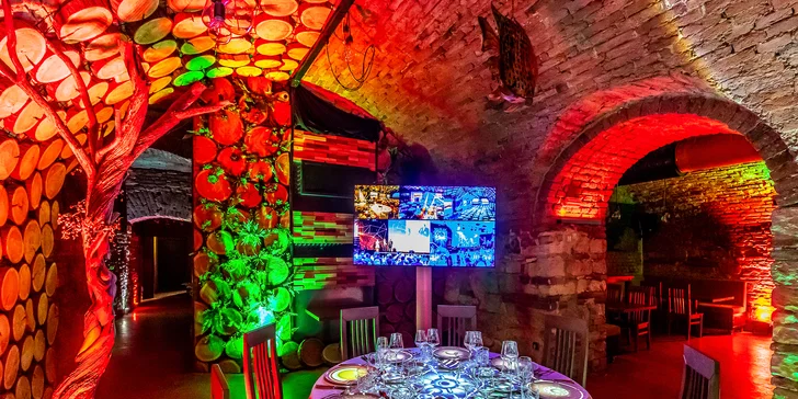 Jedinečný Valentýn: večeře s welcome drinkem pro 2 a videomapping na stole
