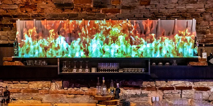 Jedinečný Valentýn: večeře s welcome drinkem pro 2 a videomapping na stole