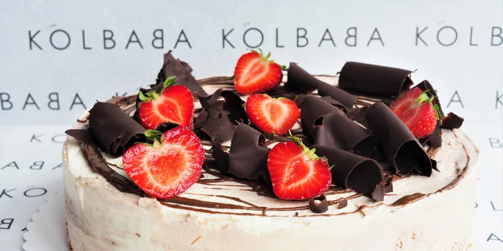 Trojité potěšení z Kolbaby: povidlový, schwarzwaldský a Kinder Bueno dort
