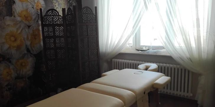 Indická, relaxační, sportovní, havajská nebo medová masáž