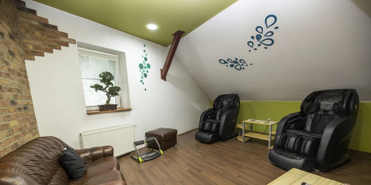 Masážní křesla slibují dokonalý relax.