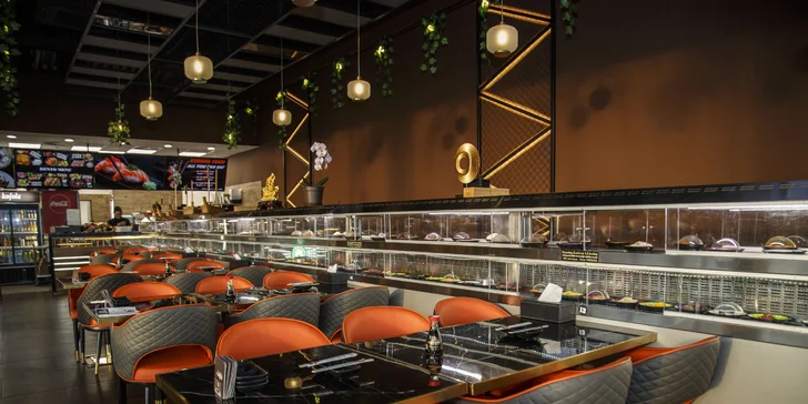 Moderní bistro najdete v nákupním centru Aventin. 