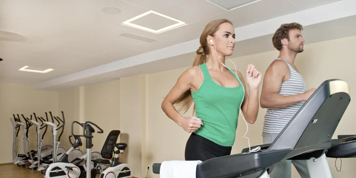 Neobmedzený vstup máte tiež do fitness centra s rotopedmi a bežeckými pásmi.