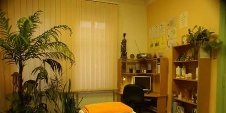 Speciálními hmaty se při masáži oddalují obratle od sebe.