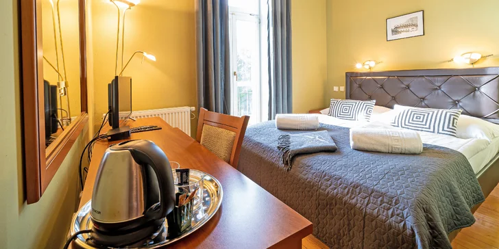 Hotel je adult friendly, ubytovat se tu mohou jen osoby starší 18 let (dvoulůžkový pokoj). 