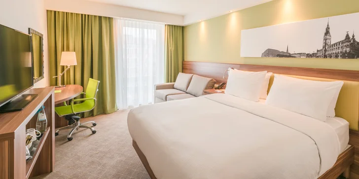 Objevte Hamburk: 3* hotel Hampton by Hilton se snídaní, 1,5 km od centra města